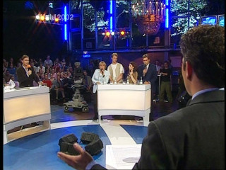 Diskussion zur Bundestagswahl 2002 mit Bundeskanzlerin Angela Merkel, Bundesminister a.D. Michael Glos, Moderation Regierungssprecher Steffen Seibert